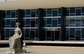 Segunda Turma do STF forma maioria para afastar diretor-geral da PF