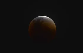 Vai dar para ver o eclipse lunar em São Gonçalo? Confira a previsão do tempo