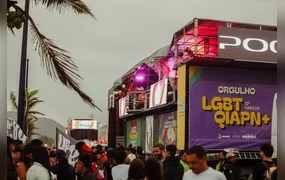 12ª Parada do Orgulho LGBTQIAPN+ movimenta Orla de Itaipuaçu em Maricá