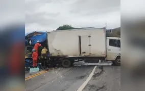 Acidente entre veículos deixa uma pessoa morta e 15 feridos na BR-393, em Três Rios