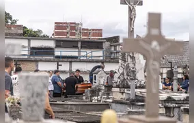 Amigos e familiares se despedem de fundador do Caneco Gelado do Mário, em Niterói