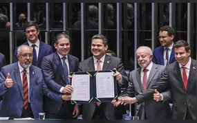 Congresso promulga emenda do fim da 6x1; escala 5x2 começa em 60 dias