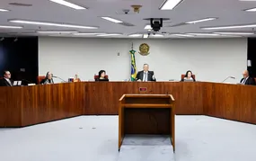 Dino e Moraes defendem rediscutir dispensa de diploma para jornalista