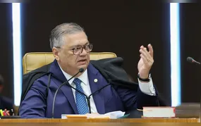 Dino manda PF investigar relação de Vorcaro com cemitérios em SP
