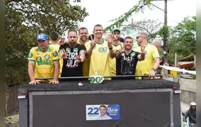 Douglas Ruas lidera em Maricá motociata de apoio a Flávio Bolsonaro