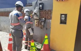 Duque de Caxias e São Gonçalo lideram ranking de furto de energia na área de concessão da Enel Rio