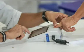 Eleitores vão às urnas hoje para escolher o presidente do país
