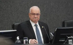 Fachin dá 24 horas para PF enviar informações sobre celular de Vorcaro