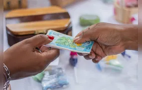 Feira Solidária Mulheres da Parada lança moeda social em São Gonçalo