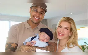 Filho de Léo Santana conquista web com festa de 'Central de Reclamações' no mesversário