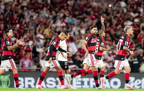 Flamengo vence o Corinthians e reassume liderança do Brasileirão