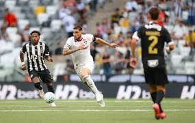 Fluminense tem 'apagão' e perde para o Atlético MG pelo Brasileirão