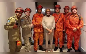 Gilberto Gil é resgatado por bombeiros após ficar preso em elevador