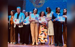 Itaboraí recebe Selo Prata do MEC por compromisso com a alfabetização