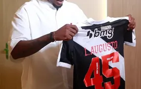 Loide Augusto é relacionado pelo Vasco e volta a um jogo do clube após 14 meses