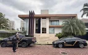 Mãe e irmão de Oruam são presos em operação da PF contra esquema de internet do Comando Vermelho