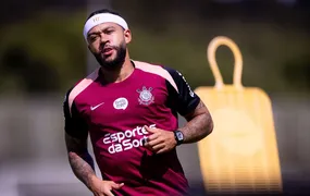 Memphis Depay ouve clubes brasileiros e não descarta permanência no país