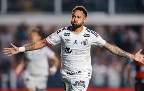 Neymar marca duas vezes e Santos busca empate com o Flamengo na Vila Belmiro