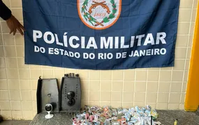 PM prende dois suspeitos e desarticula sistema de monitoramento do tráfico na Vila Ipiranga, em Niterói
