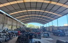 Polícia Civil interdita ferro-velho clandestino e prende proprietário em Itaboraí