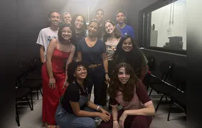 Projeto da UFF converte em áudio textos dos cursos de jornalismo e de publicidade para ampliar o acesso à literatura acadêmica