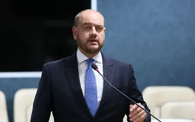 Rio exonera 6,1 mil comissionados e prevê economia de R$ 221 milhões