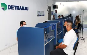 Detran RJ alerta motoristas das categorias C, D e E que exame toxicológico obrigatório precisa estar em dia
