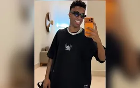 Sósia de Vini Jr faz harmonização facial para ficar ainda mais parecido com o craque