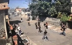 Torcidas de Vasco e Fluminense entram em confronto em São Gonçalo