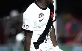 Vasco vence o Vitória e se classifica para a semifinal da Copa do Brasil