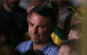 PF investiga suposta fuga de Flávio Bolsonaro à Argentina, de onde embarcaria para os Estados Unidos