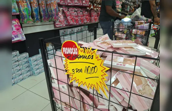 'Boom' de loja de preços populares continua mesmo após semana de inauguração em Niterói