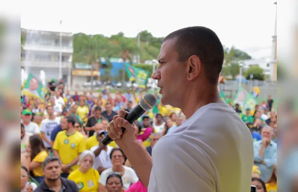 Douglas Ruas percorre Noroeste Fluminense em carreatas e reforça campanha de Flávio Bolsonaro