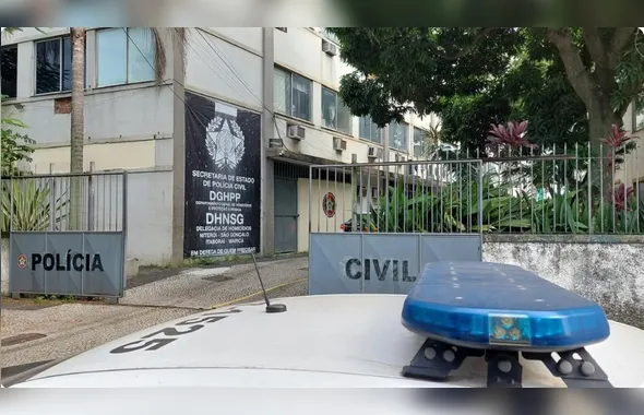 Homem é encontrado morto com marcas de tiros no Colubandê, em São Gonçalo