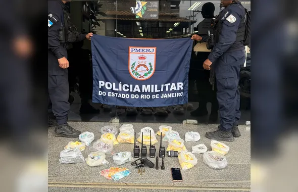 Homem é preso e menores são apreendidos na Favela da Linha, em Niterói