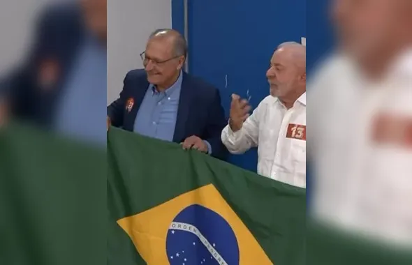 Lula vai às urnas em SP com primeira-dama e ministros