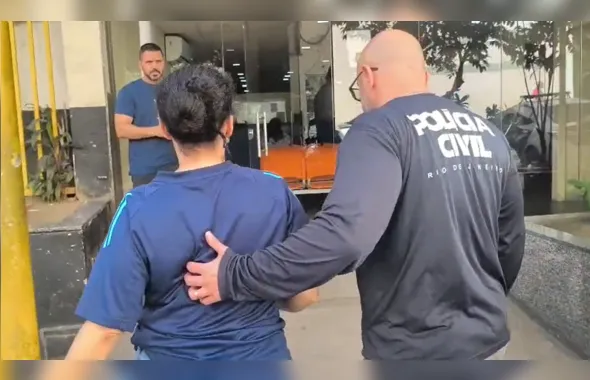 Mãe é presa após filha denunciar agressões no bairro de Santa Luzia, em São Gonçalo