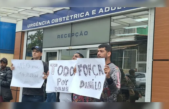 Manifestação reúne colegas de motoboy baleado por agente do Segurança Presente em Niterói