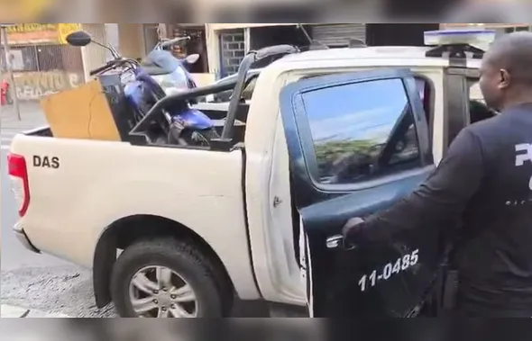 Passageira é impedida de sair de carro de aplicativo durante golpe do jogo do bicho