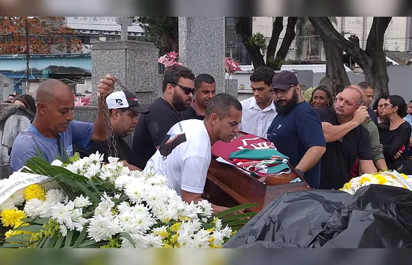 Piloto morto em queda de helicóptero é sepultado em São Gonçalo