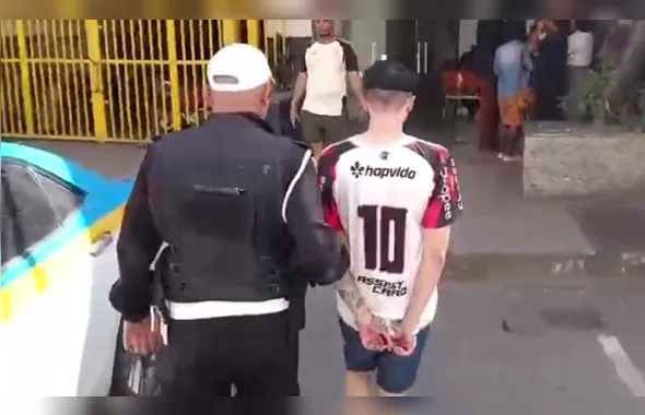 Polícia prende foragido da Justiça durante abordagem na RJ-104, em São Gonçalo