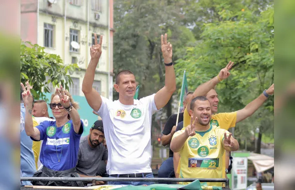 Ruas mobiliza deputados em carreatas pela Zona Oeste em apoio a Flávio