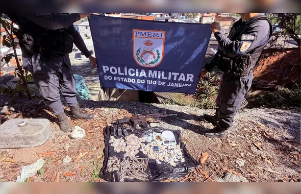 Três são presos e fuzil é apreendido durante ação contra o tráfico em Niterói