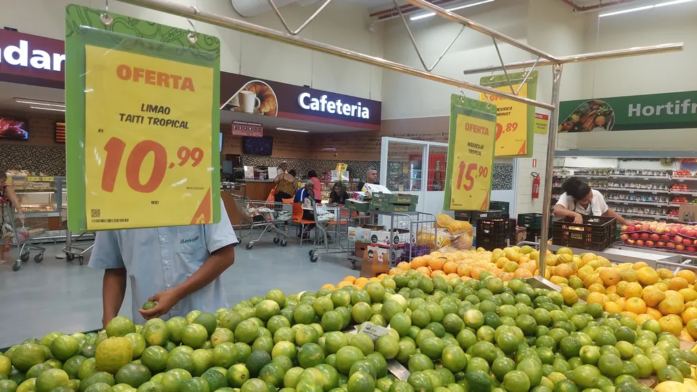 Alta da cesta básica pesa no bolso e preocupa moradores de São Gonçalo