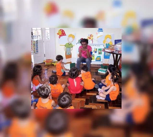 'Arte de guardar histórias': escritora de Niterói ajuda a formar nova geração de leitores com projeto nas escolas