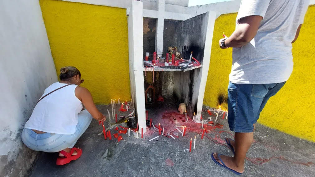 Centenas de fiéis celebram missas de São Jorge em São Gonçalo e Niterói