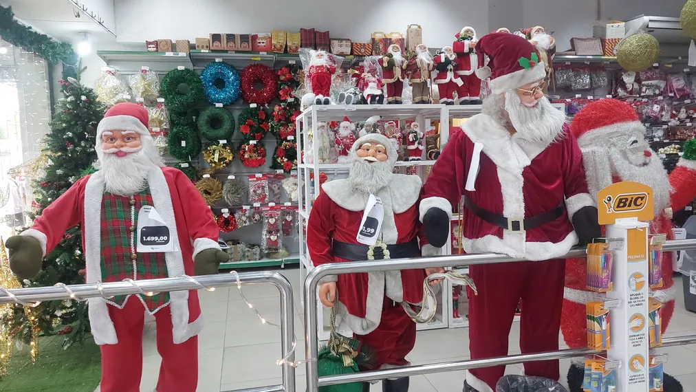 Dia das crianças, Halloween, Natal: lojas trazem mistura de opções para as mais diversas comemorações