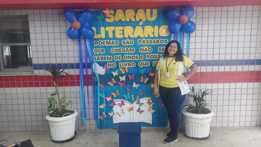 Feira de livros visita semana literária do Colégio Dom Hélder Câmara