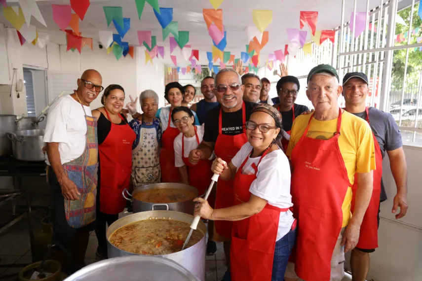 Fiéis celebram o Dia de São João Batista, padroeiro de Niterói