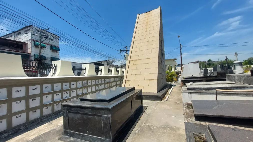 Necroturismo: Niterói guarda histórias de personalidades importantes